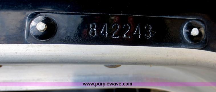 image for item F6646 2000 Kenworth T800 semi truck