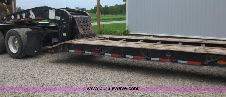 image for item F6647 2004 Fontaine 50 ton lowboy trailer