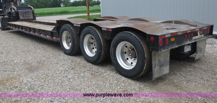 image for item F6647 2004 Fontaine 50 ton lowboy trailer