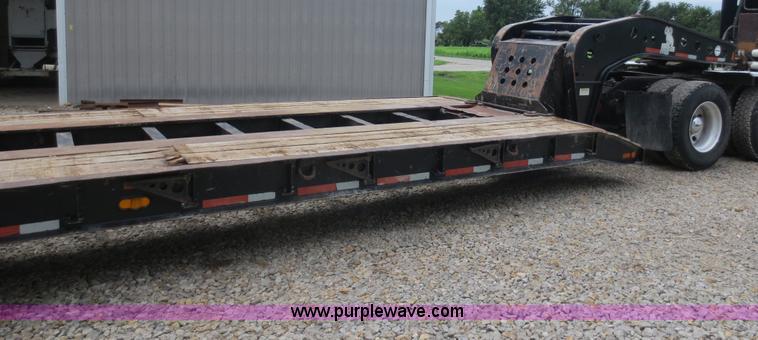 image for item F6647 2004 Fontaine 50 ton lowboy trailer