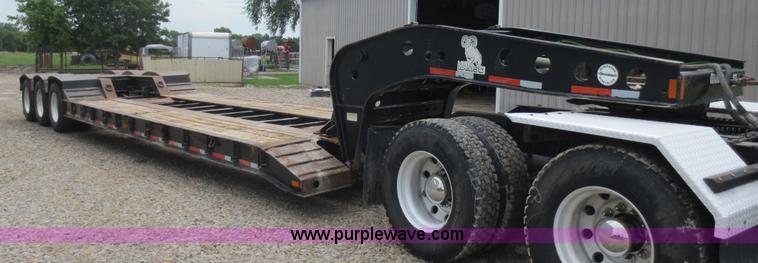 image for item F6647 2004 Fontaine 50 ton lowboy trailer