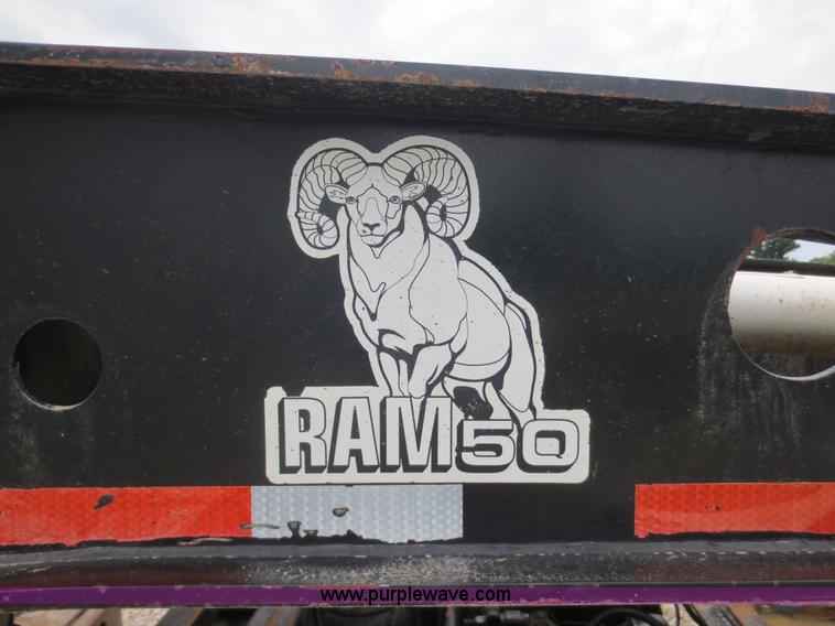 image for item F6647 2004 Fontaine 50 ton lowboy trailer