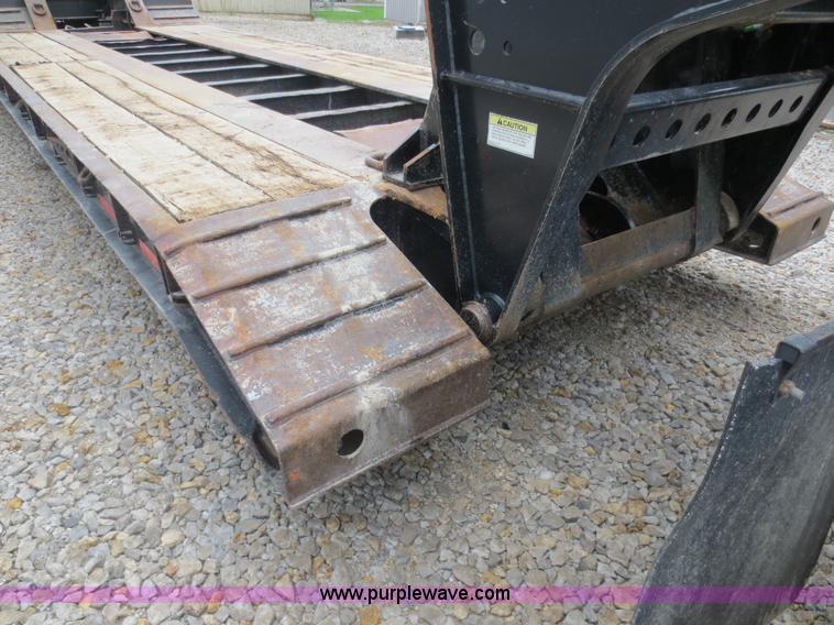 image for item F6647 2004 Fontaine 50 ton lowboy trailer