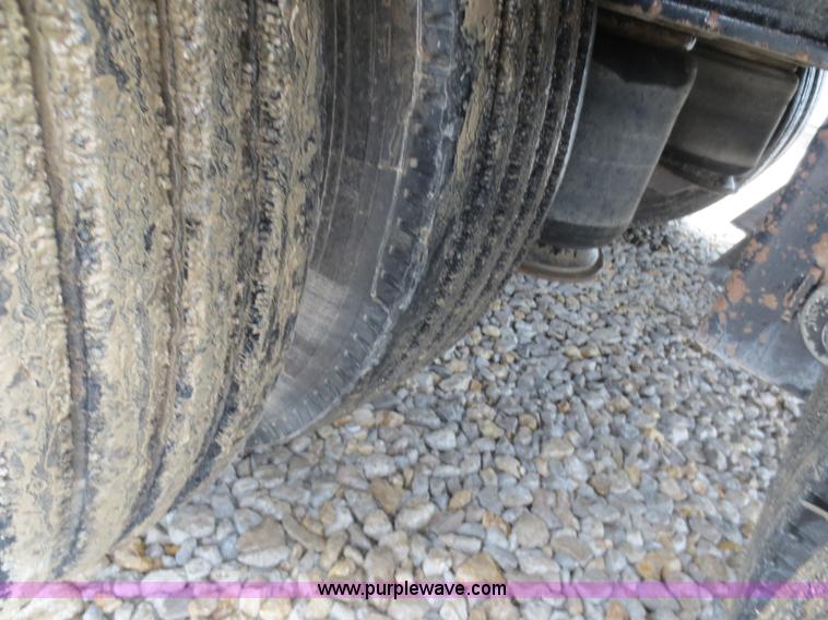 image for item F6647 2004 Fontaine 50 ton lowboy trailer