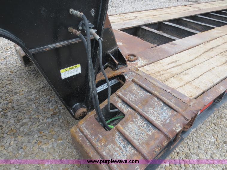 image for item F6647 2004 Fontaine 50 ton lowboy trailer