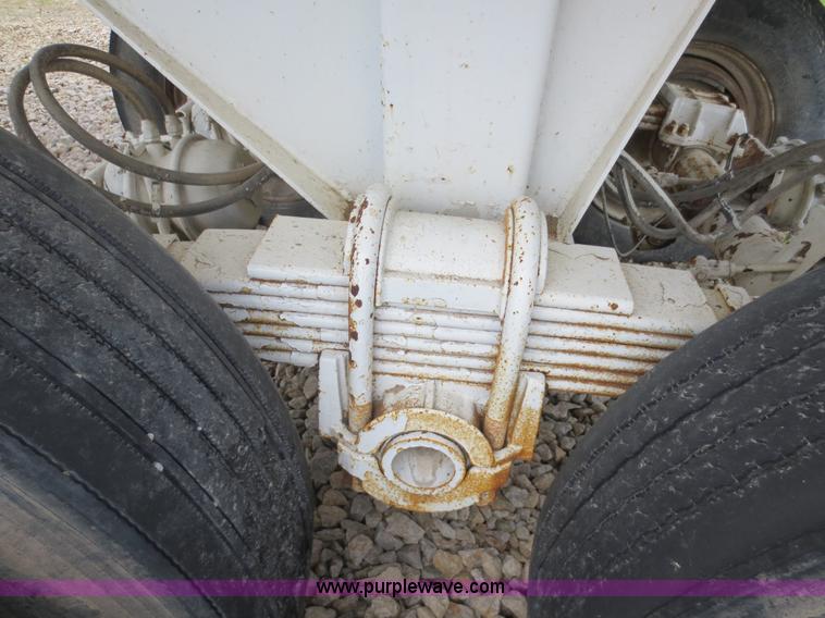 image for item F6648 2000 CPS 32' end dump trailer