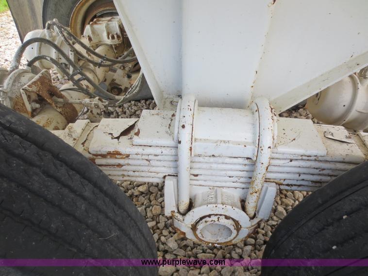 image for item F6648 2000 CPS 32' end dump trailer