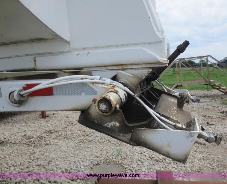 image for item F6648 2000 CPS 32' end dump trailer