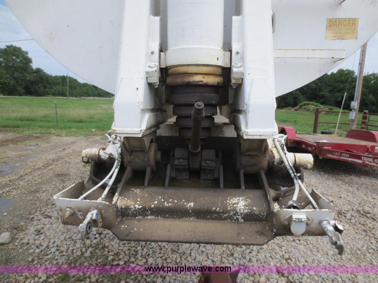 image for item F6648 2000 CPS 32' end dump trailer