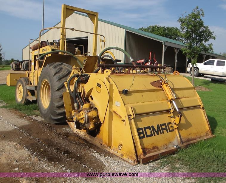 image for item F6649 1985 Bomag MPH100 reclaimer