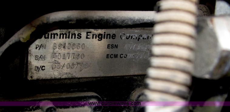 image for item F7066 1999 Ford F800 flatbed truck