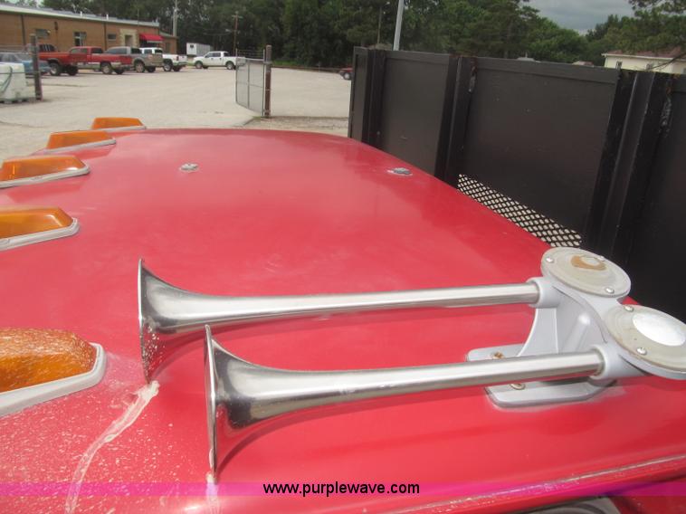 image for item F7066 1999 Ford F800 flatbed truck