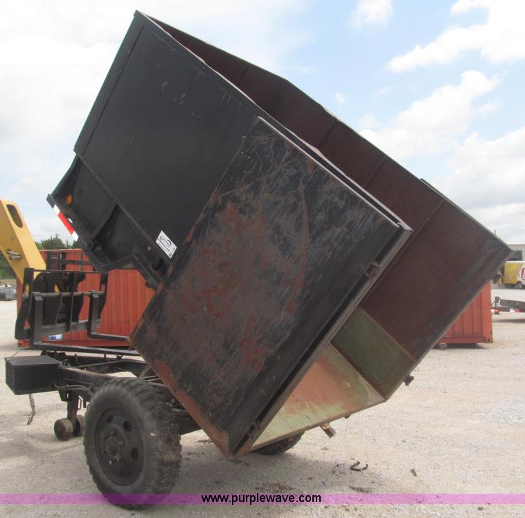 image for item F7067 1986 1.5 ton dump utility trailer