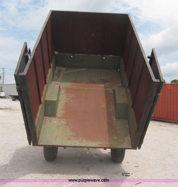 image for item F7067 1986 1.5 ton dump utility trailer