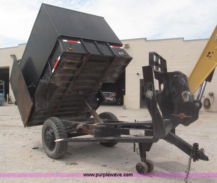 image for item F7067 1986 1.5 ton dump utility trailer