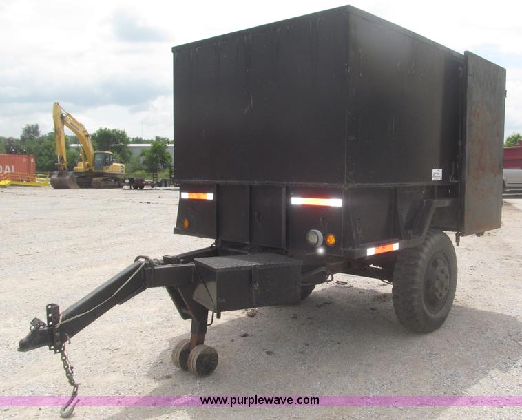 image for item F7067 1986 1.5 ton dump utility trailer