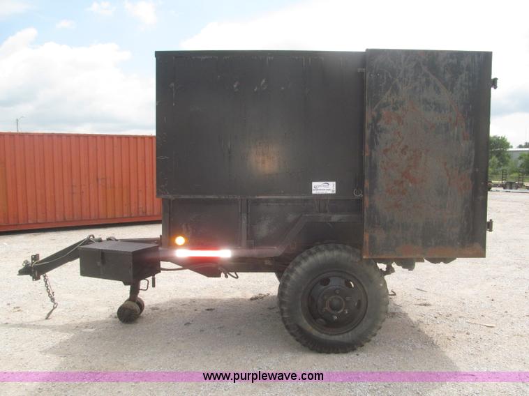 image for item F7067 1986 1.5 ton dump utility trailer