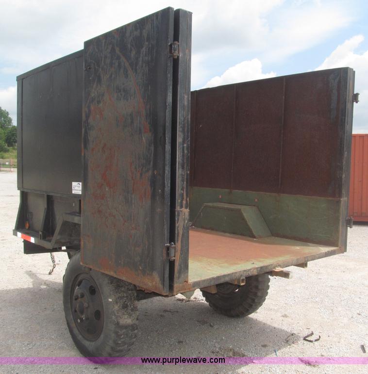 image for item F7067 1986 1.5 ton dump utility trailer
