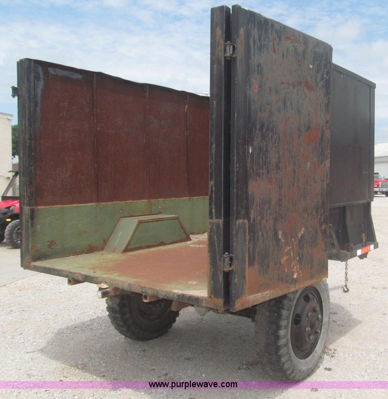 image for item F7067 1986 1.5 ton dump utility trailer