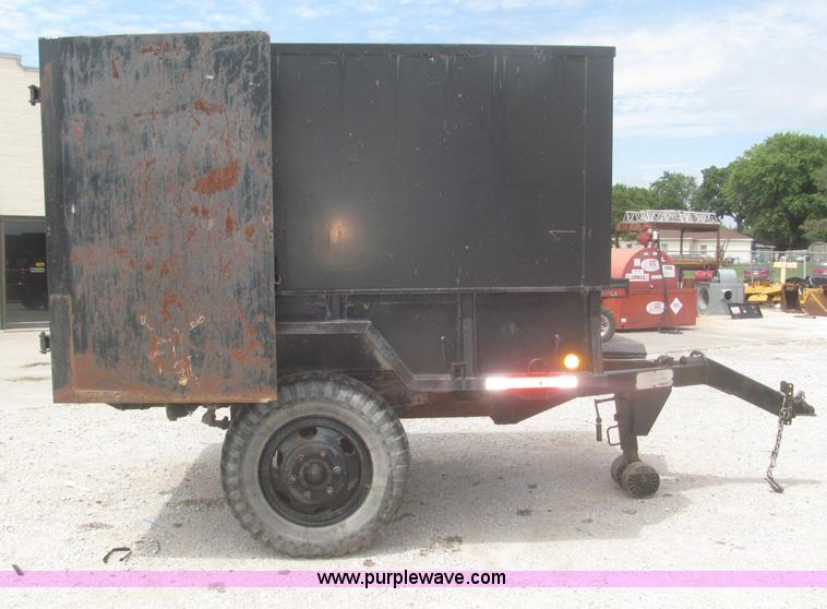 image for item F7067 1986 1.5 ton dump utility trailer