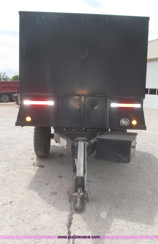 image for item F7067 1986 1.5 ton dump utility trailer