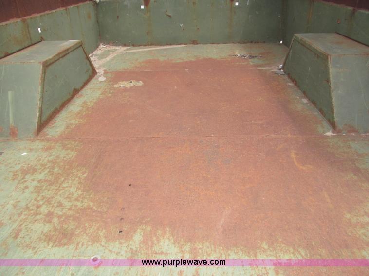 image for item F7067 1986 1.5 ton dump utility trailer