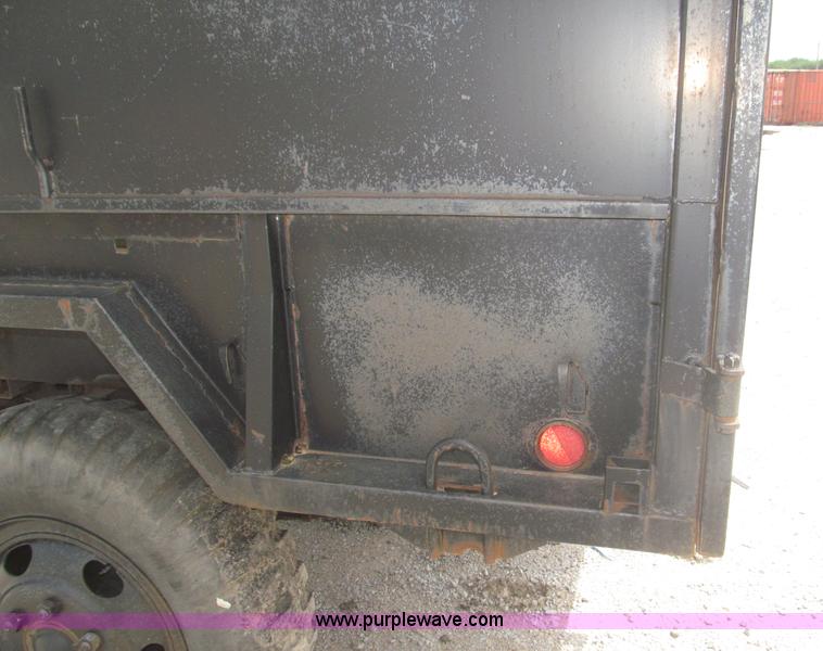image for item F7067 1986 1.5 ton dump utility trailer