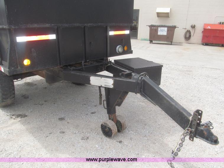 image for item F7067 1986 1.5 ton dump utility trailer