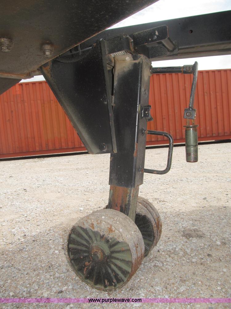 image for item F7067 1986 1.5 ton dump utility trailer