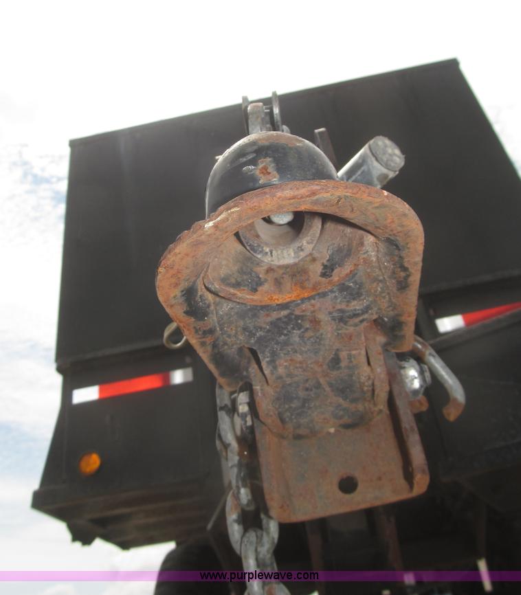 image for item F7067 1986 1.5 ton dump utility trailer