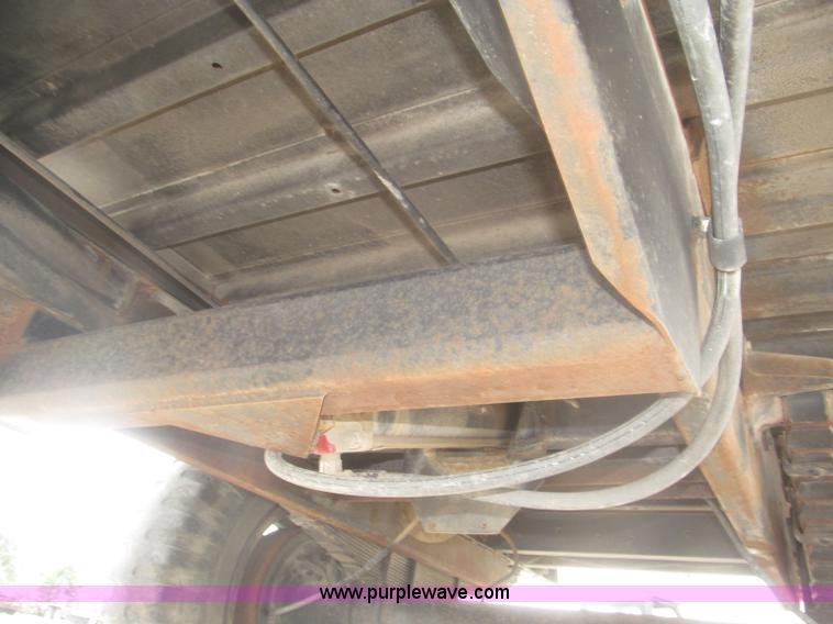 image for item F7067 1986 1.5 ton dump utility trailer