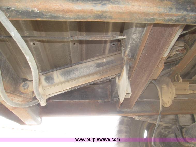 image for item F7067 1986 1.5 ton dump utility trailer