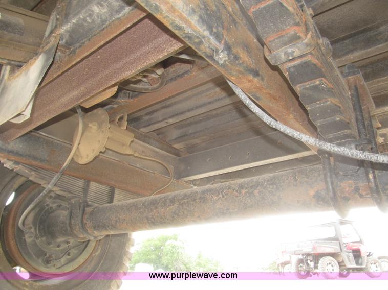 image for item F7067 1986 1.5 ton dump utility trailer