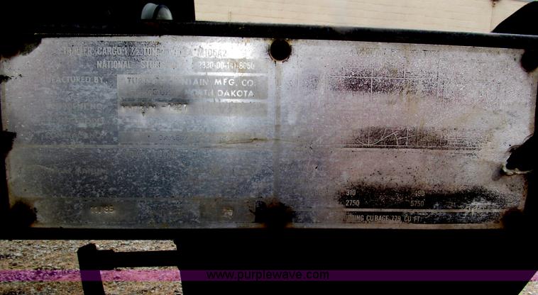 image for item F7067 1986 1.5 ton dump utility trailer