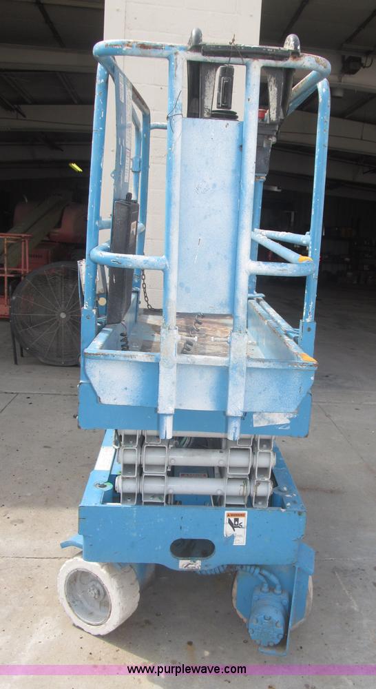 image for item F7068 Genie GS1930 scissor lift