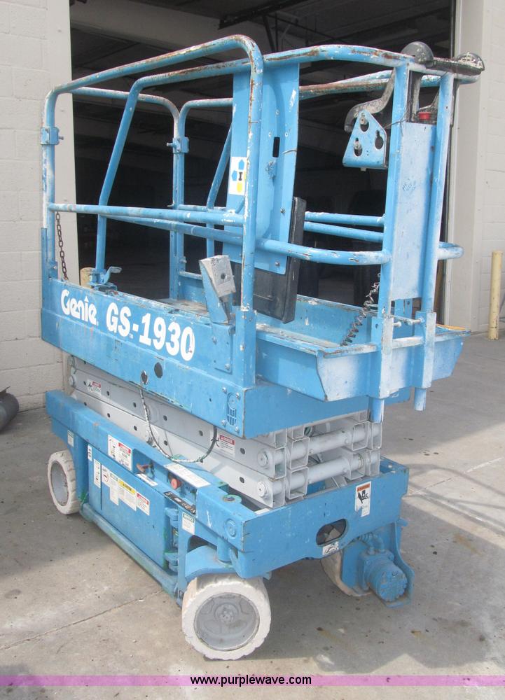 image for item F7068 Genie GS1930 scissor lift