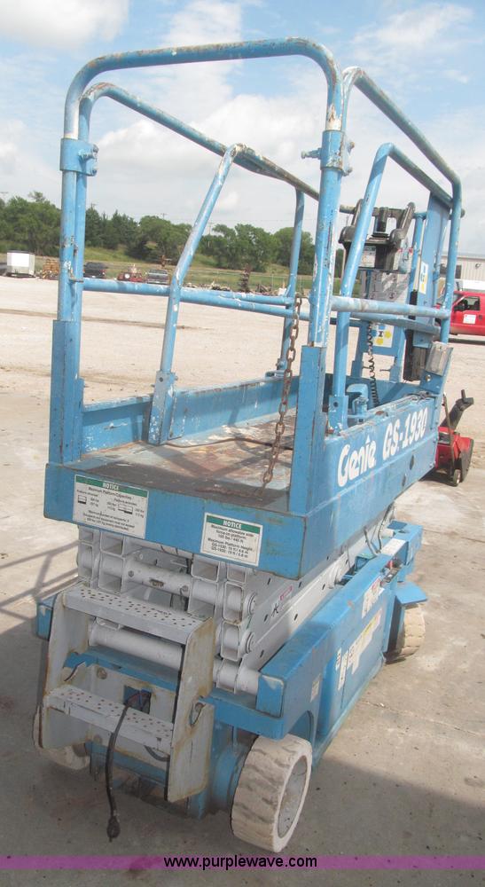 image for item F7068 Genie GS1930 scissor lift