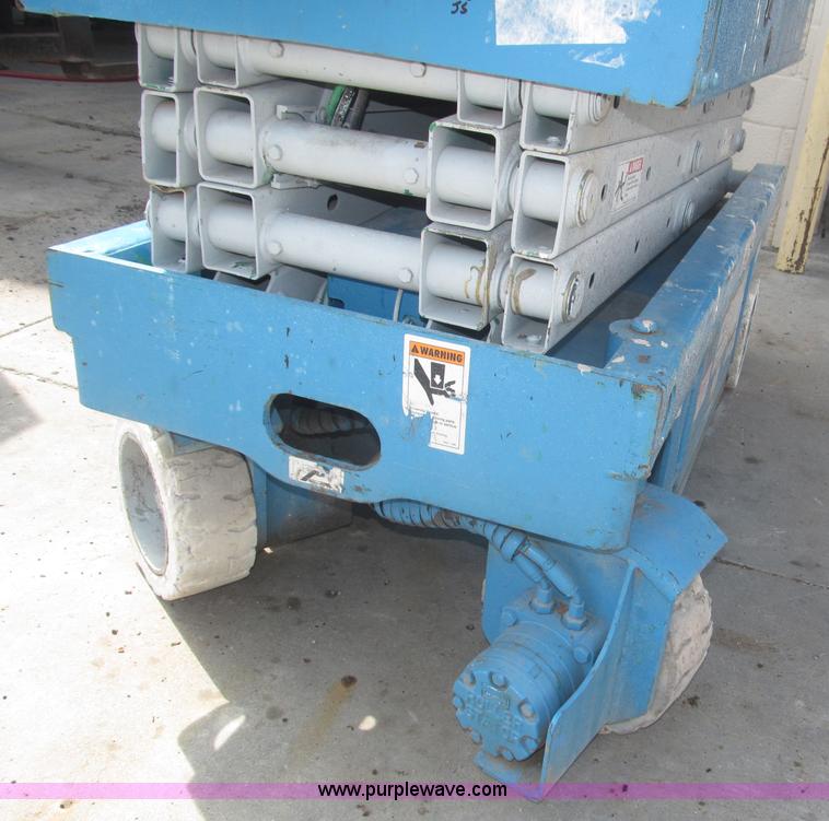 image for item F7068 Genie GS1930 scissor lift