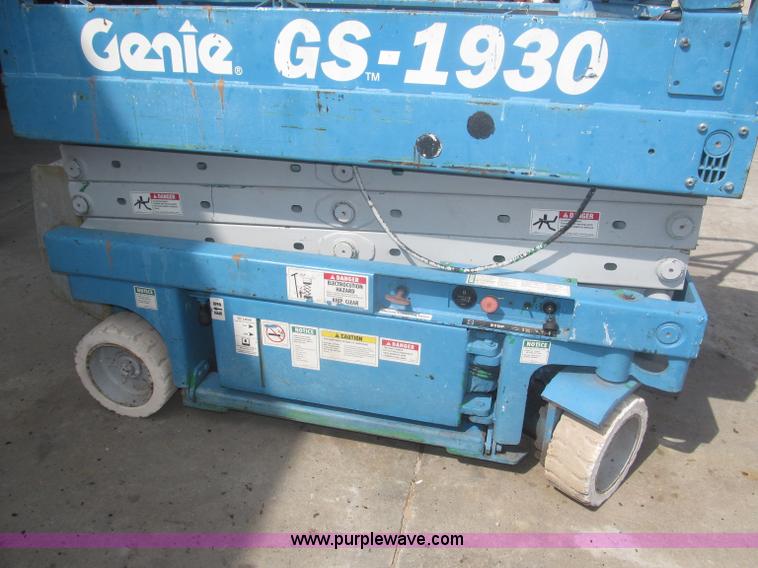image for item F7068 Genie GS1930 scissor lift