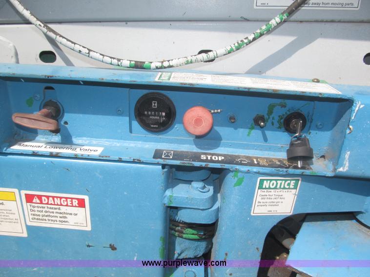 image for item F7068 Genie GS1930 scissor lift