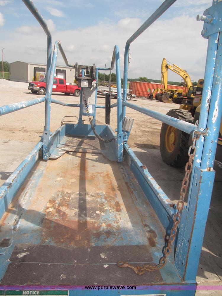 image for item F7068 Genie GS1930 scissor lift