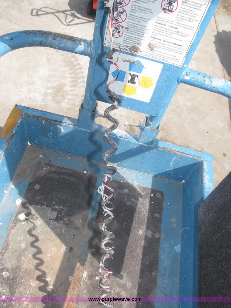 image for item F7068 Genie GS1930 scissor lift