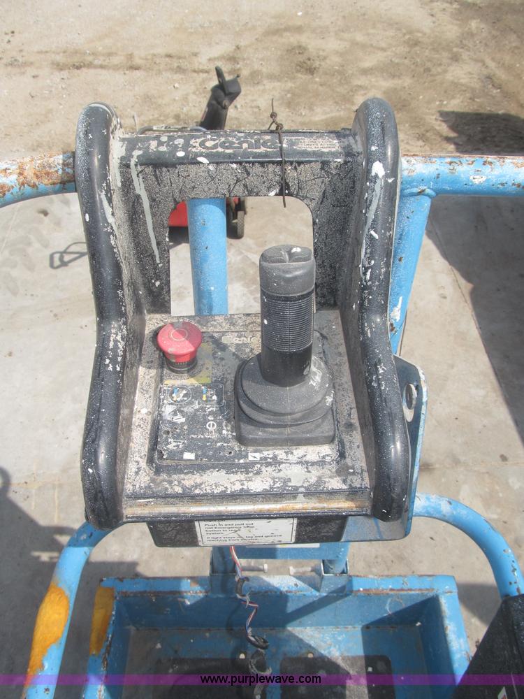 image for item F7068 Genie GS1930 scissor lift