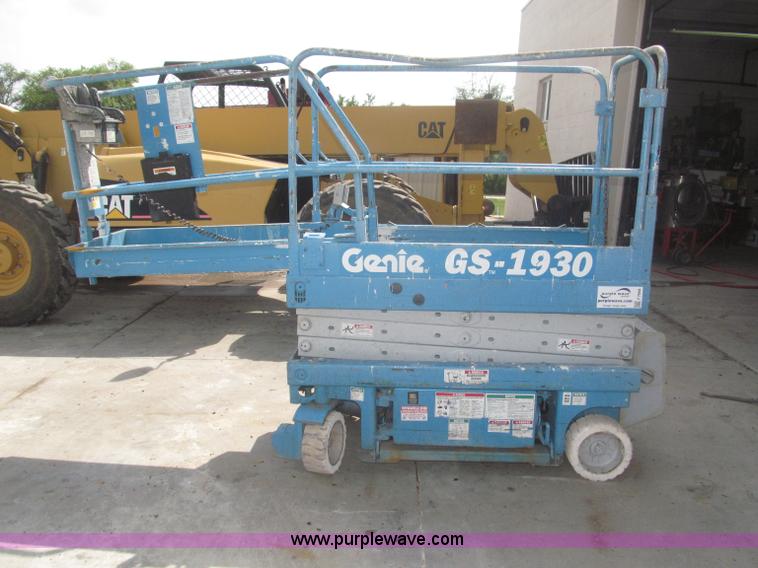 image for item F7068 Genie GS1930 scissor lift