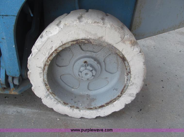 image for item F7068 Genie GS1930 scissor lift