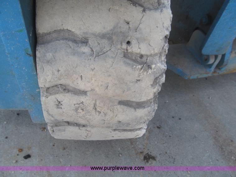 image for item F7068 Genie GS1930 scissor lift