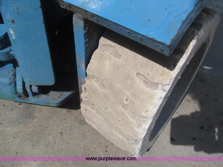 image for item F7068 Genie GS1930 scissor lift