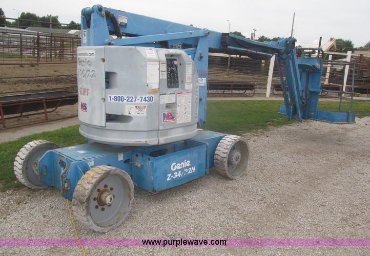 image for item F7076 1999 Genie Z34/22N narrow electric boom lift