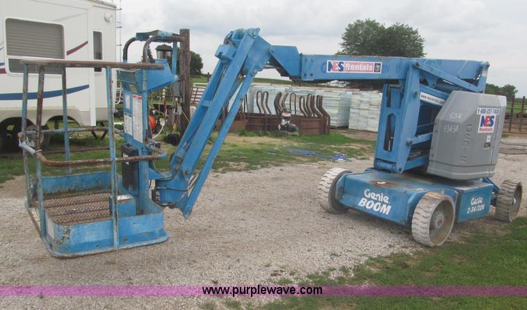 image for item F7076 1999 Genie Z34/22N narrow electric boom lift