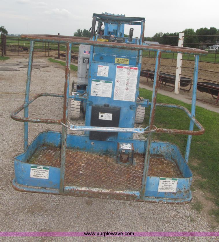 image for item F7076 1999 Genie Z34/22N narrow electric boom lift